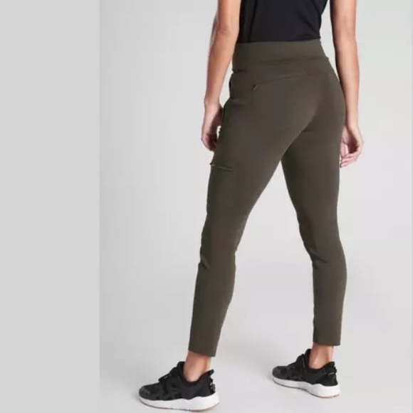 ATHLETA Headlands Hybrid Cargo Tight Peat NWT - Picture 2 of 4
